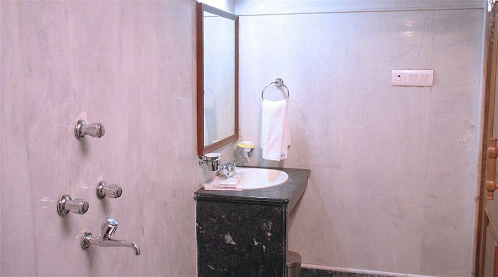 Fabhotel Panasia International Kolkata Eksteriør bilde